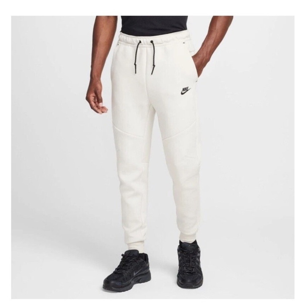 Nike Tech Sportswear Fleece Joggers‎ Light Orewood Sweatpants HV0959-104 NEW